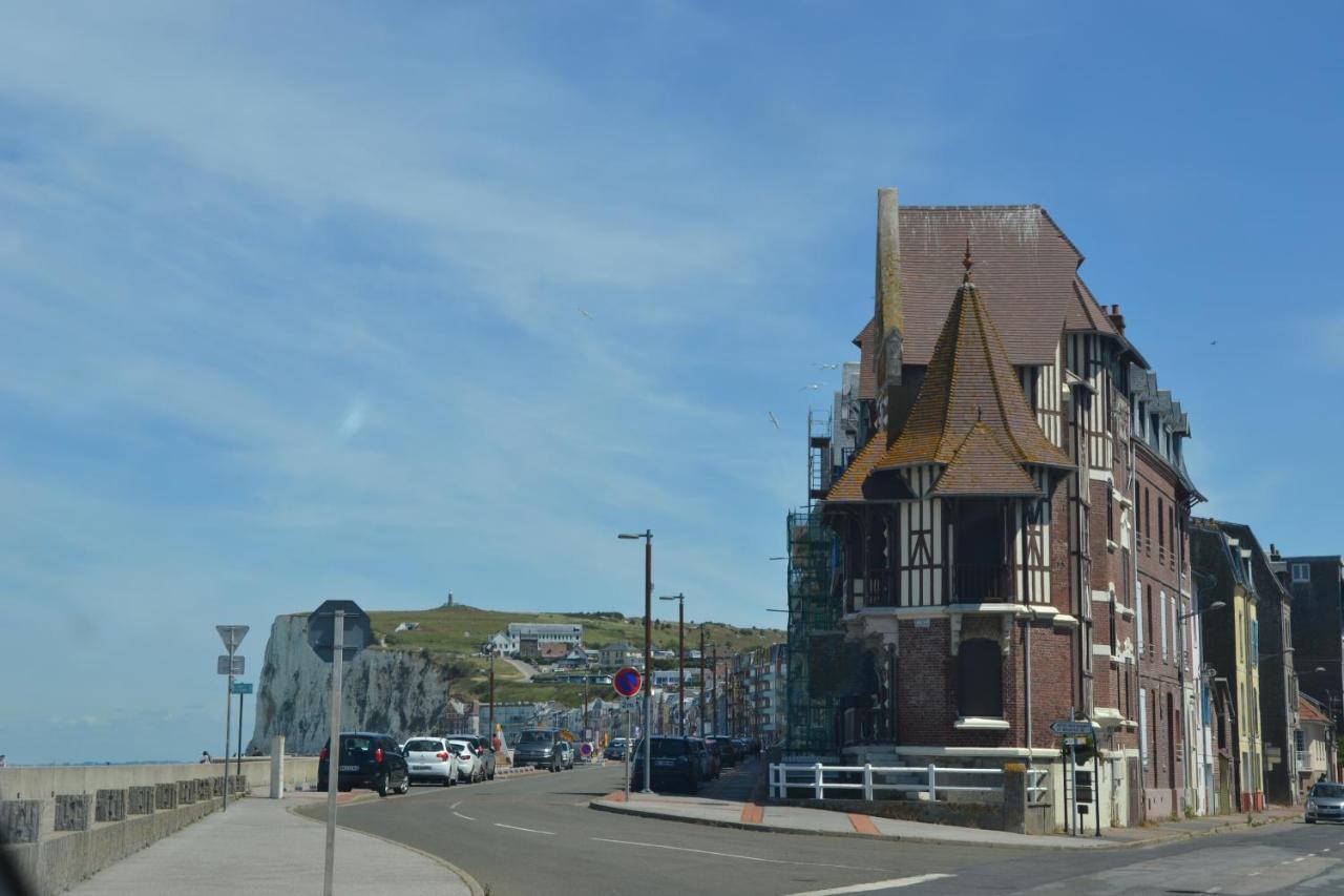 B&B Hotel Le Treport Friville Exterior foto